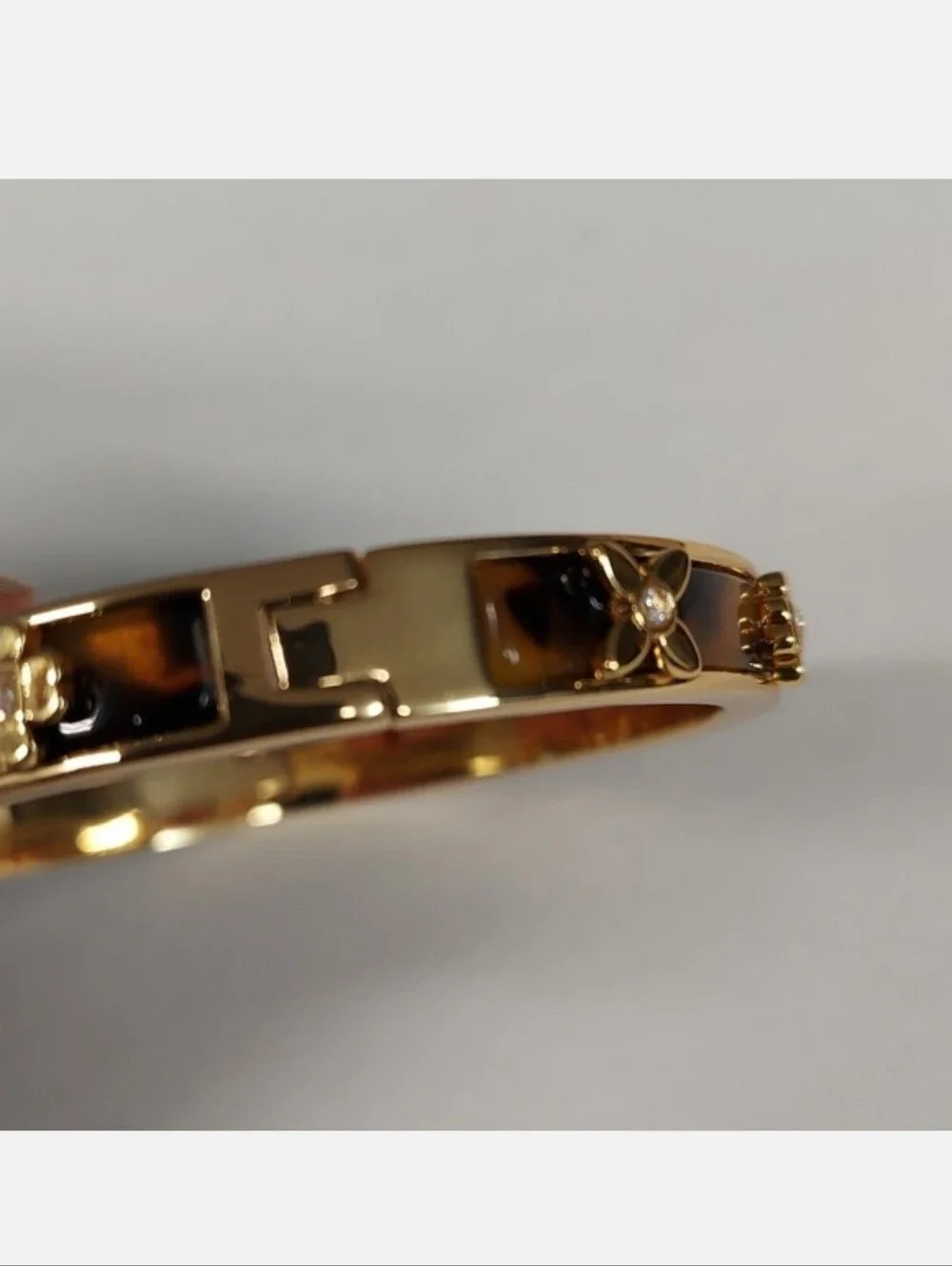 Kate Spade New York Breeze Along Hinged Bangle Bracelet - Picture 7 of 10